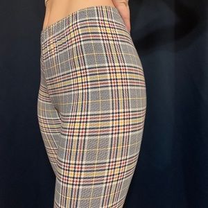 ✨No Boundaries leggings✨
•would fit small-medium